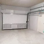 Vibes, Indoor Parking & Air Conditioning *